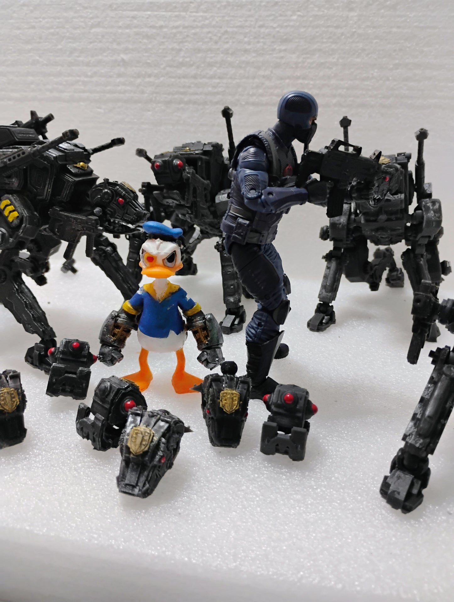 P.A.K. DOG Predator Armored K9 Unit (pre-order)